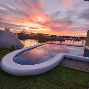 Quarto em Acomodações Particulares à Beira Do Canal Da Marina, Búzios